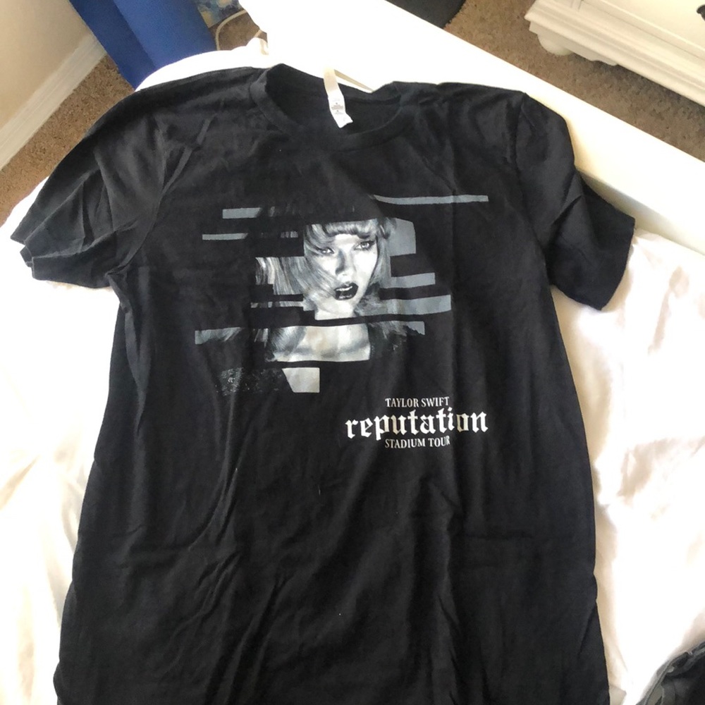 Taylor Swift Reputation Stadium Tour Shirt